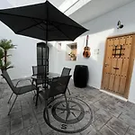 La Lola - Patio Privado アパート