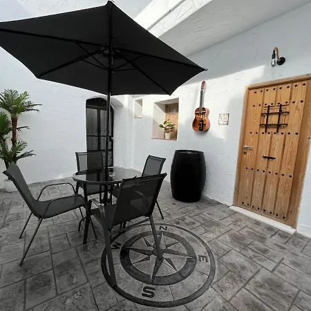 La Lola - Patio Privado Apartment